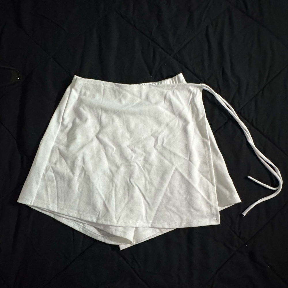 Gaze Bright White Skorts